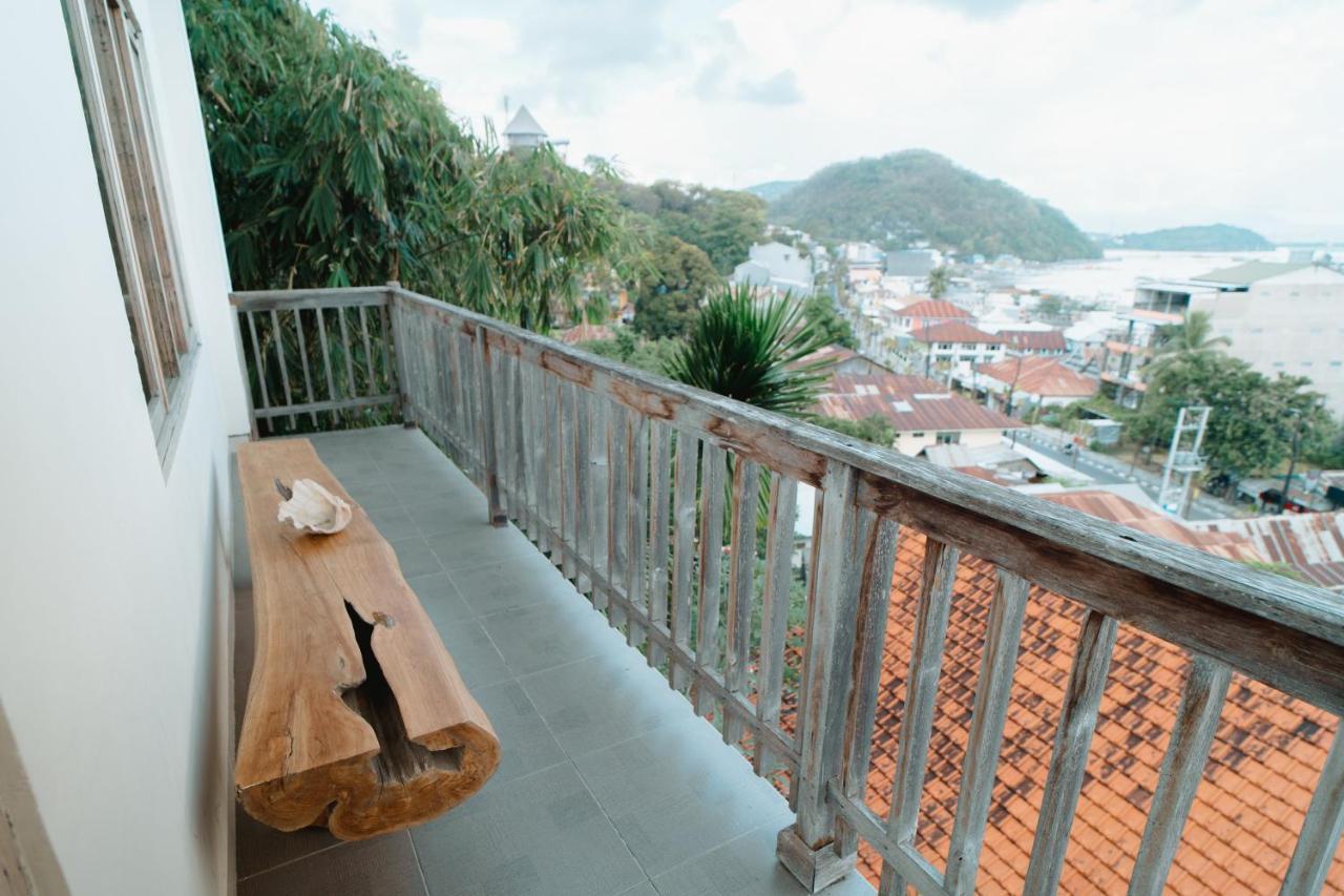 Green Hill Boutique Hotel Labuan Bajo Exterior photo