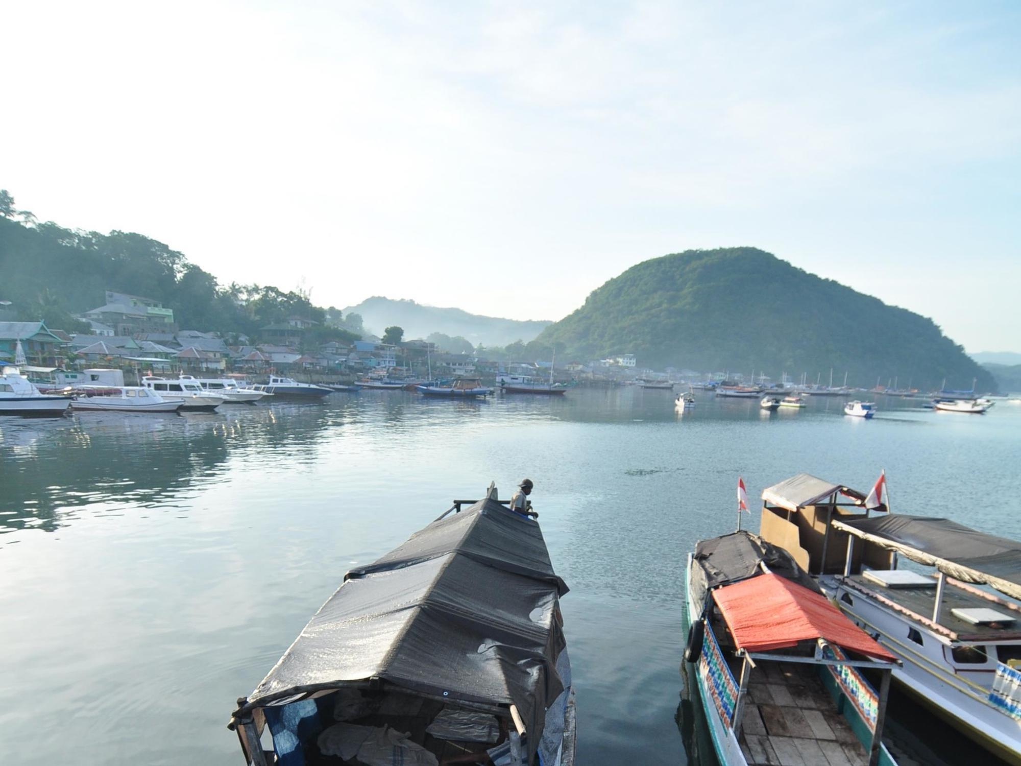 Green Hill Boutique Hotel Labuan Bajo Exterior photo