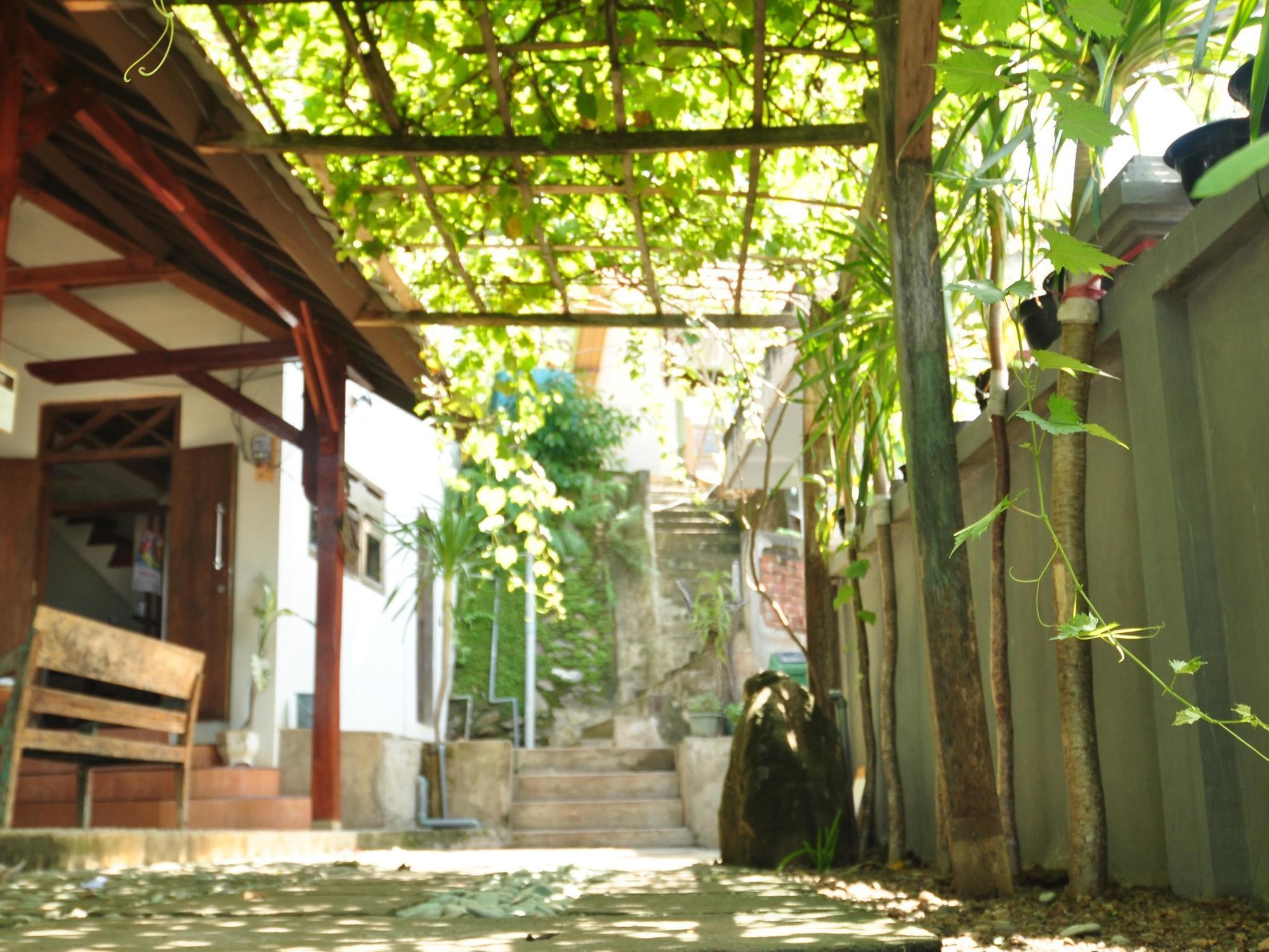 Green Hill Boutique Hotel Labuan Bajo Exterior photo
