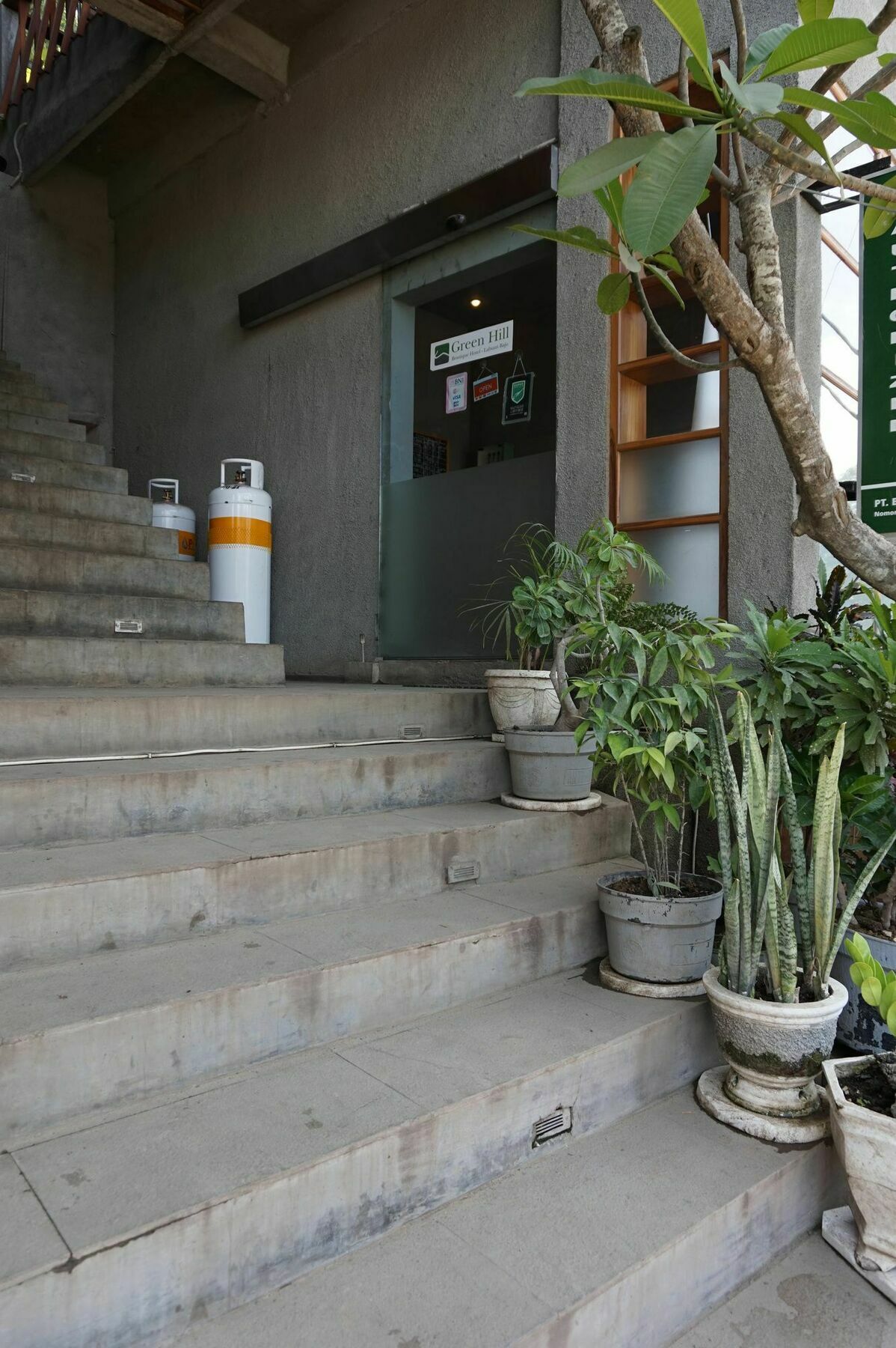 Green Hill Boutique Hotel Labuan Bajo Exterior photo
